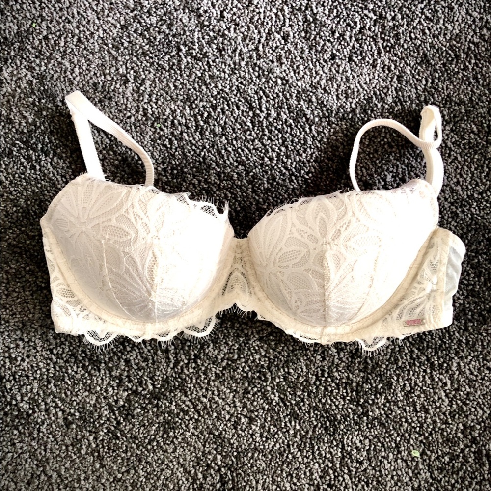 Victoria’s Secret PINK, Lace Push-up Bra, Size 34DD, Color Cream